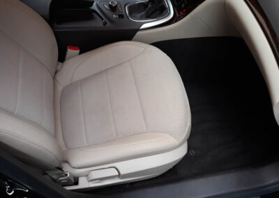 Innenraum gereinigt - fahrzeugaufbereitung - Philipp Roeder